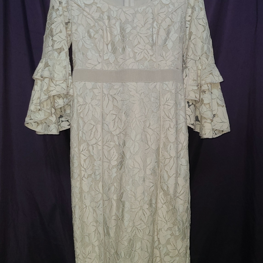Ivory Dress (Eva Mendes)